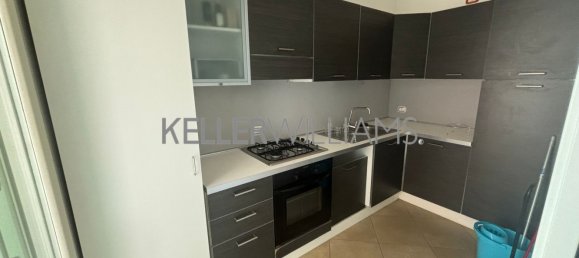 3-salle Appartement à Desenzano del Garda, Italy No. 282383 2