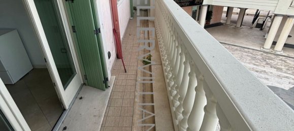 3-salle Appartement à Desenzano del Garda, Italy No. 282383 3