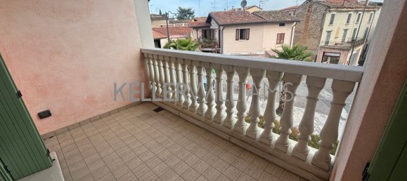 3-salle Appartement à Desenzano del Garda, Italy No. 282383 8