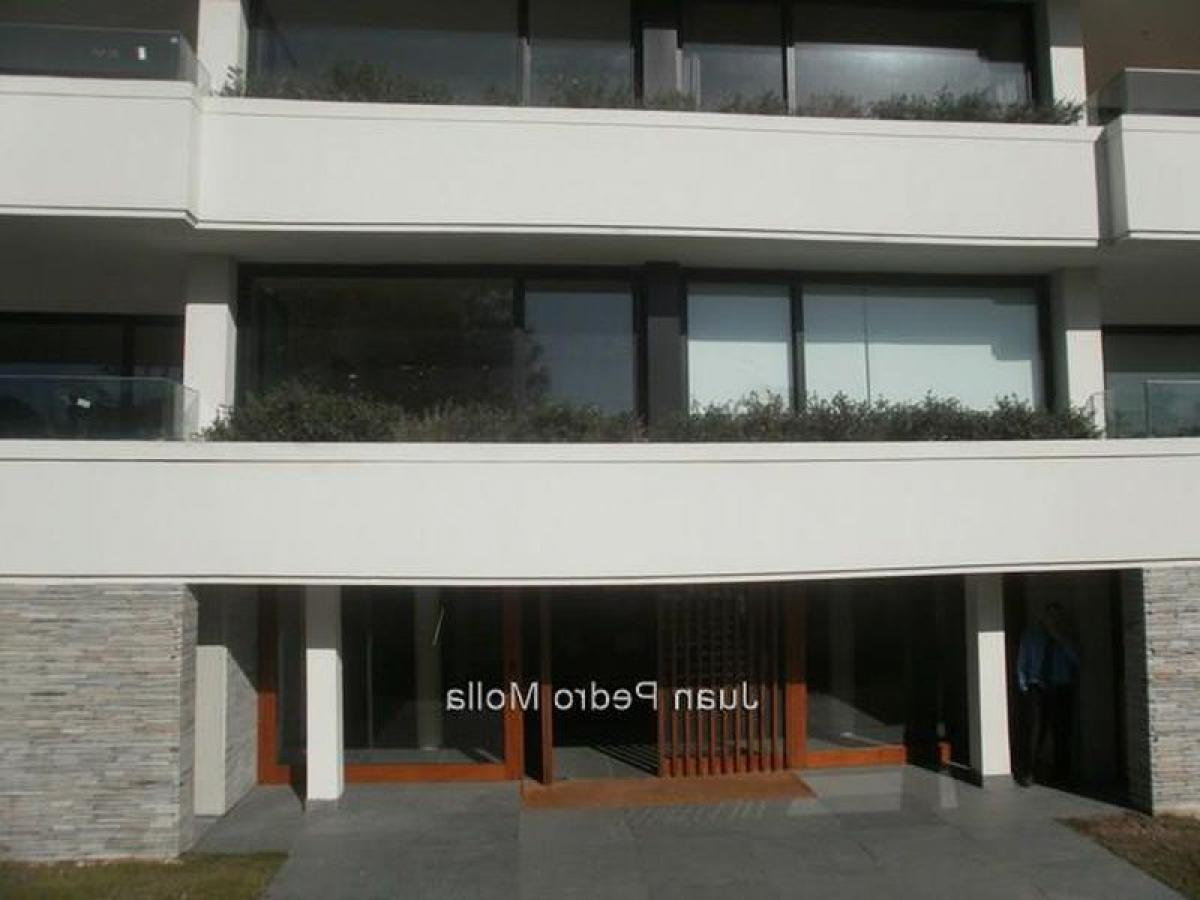 2 bedrooms Apartment in Montevideo, Uruguay No. 2272