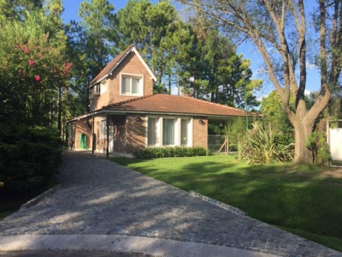 3 bedrooms House in Pilar, Argentina No. 17150