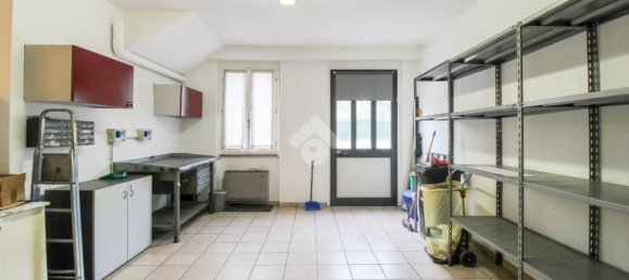 150m² Commercial property in Chiari, Italy No. 54736 17