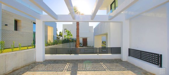 4 bedrooms Villa in Marbella, Spain No. 98882 50