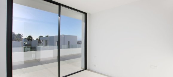 4 bedrooms Villa in Marbella, Spain No. 98882 32