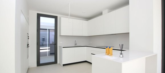 4 bedrooms Villa in Marbella, Spain No. 98882 8