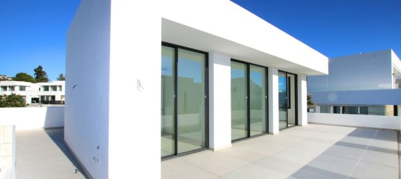 4 bedrooms Villa in Marbella, Spain No. 98882 37