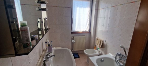 3 bedrooms Apartment in Rome, Italy No. 320066 9