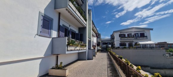 3 bedrooms Apartment in Rome, Italy No. 320066 2