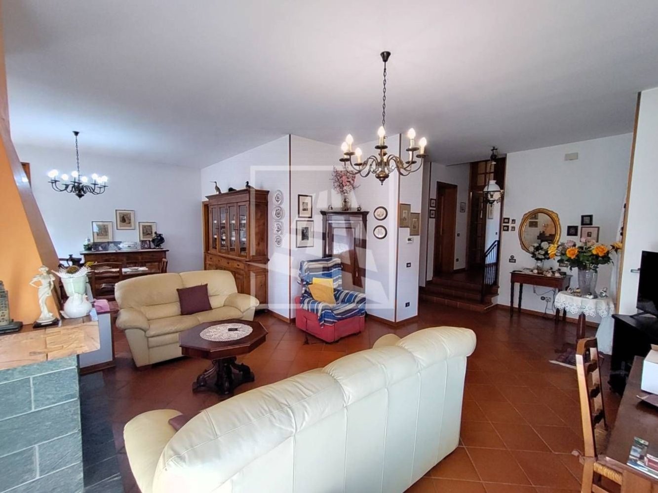 10 rooms Villa in Castelnovo di Sotto, Italy No. 292529