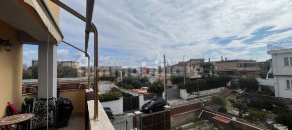 Квартира с 2 спальнями в Фьюмичино, Италия № 102015 19