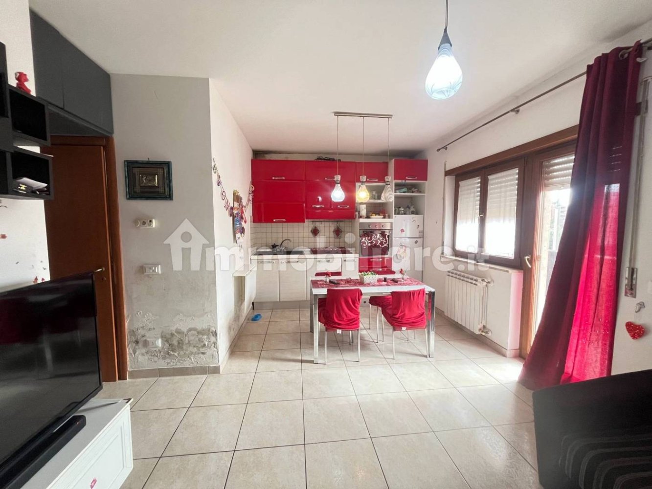 Квартира с 2 спальнями в Фьюмичино, Италия № 102015