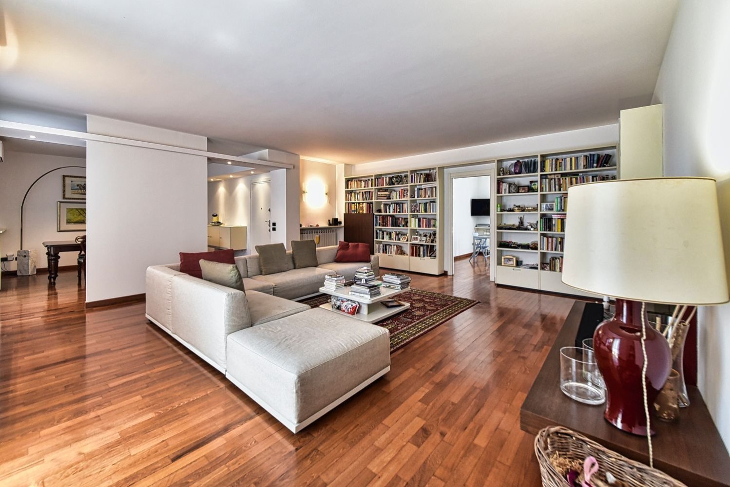 4 غرف نوم شقة في Cerro Maggiore, Italy رقم 382305