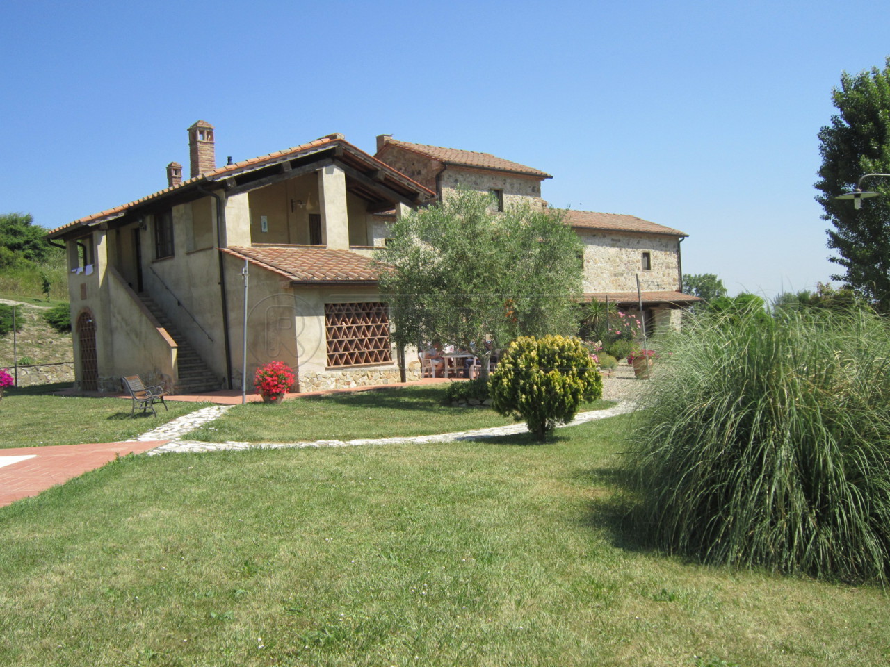 500m² Hotel in Montecatini Val di Cecina, Italy No. 327033