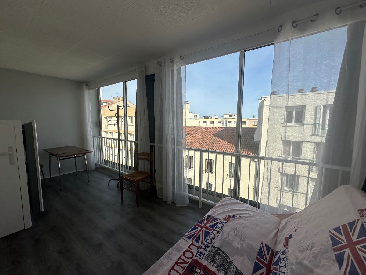 3 rooms Apartment in Clermont-Ferrand, France No. 207396