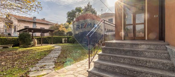 8 rooms Villa in Varallo Pombia, Italy No. 156655 2