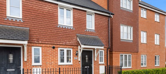 2 bedrooms House in Horley, United Kingdom No. 1028 2