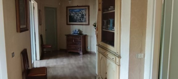 5 rooms Apartment in Prato, Italy No. 281148 22