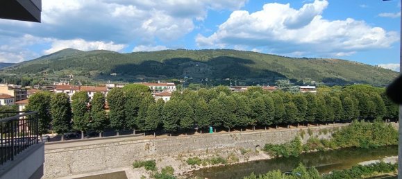 5 rooms Apartment in Prato, Italy No. 281148 5