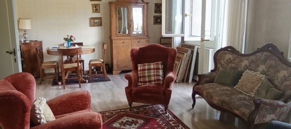 5 rooms Apartment in Prato, Italy No. 281148 12