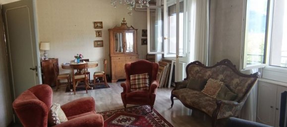 5 rooms Apartment in Prato, Italy No. 281148 9