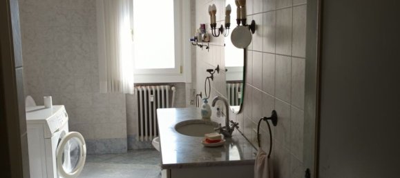 5 rooms Apartment in Prato, Italy No. 281148 27