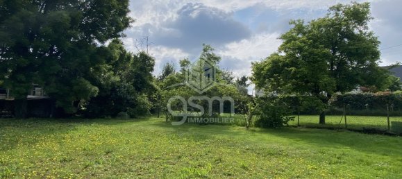 592m² Land in Esvres, France No. 78371 2