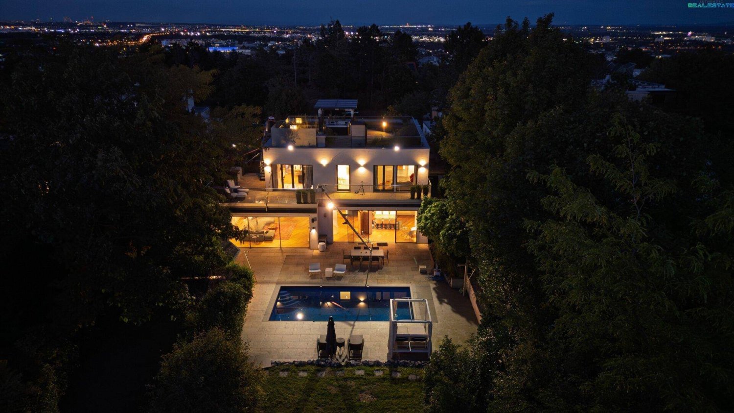 7 rooms Villa in Brunn am Gebirge, Austria No. 254273