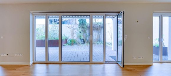 2 bedrooms Apartment in Lisbon, Portugal No. 130889 3