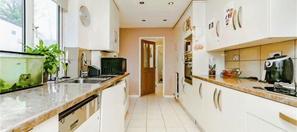 3 Schlafzimmer Haus in Croydon, United Kingdom, Nr. 7988 2