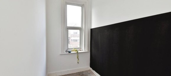 3 bedrooms House in Newcastle-under-Lyme, United Kingdom No. 2392 9