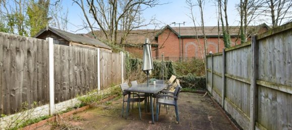 3 bedrooms House in Newcastle-under-Lyme, United Kingdom No. 2392 13