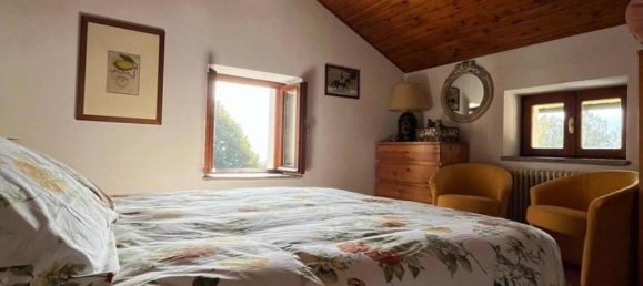 13 rooms House in Alta Valle Intelvi, Italy No. 15297 33