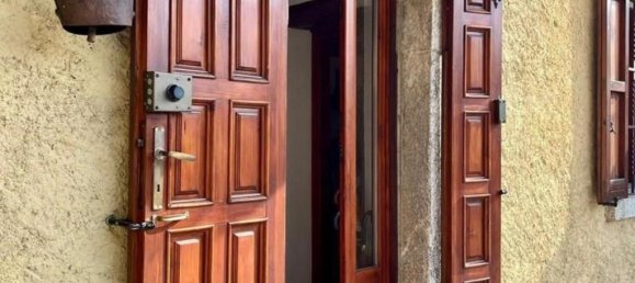 13 rooms House in Alta Valle Intelvi, Italy No. 15297 35