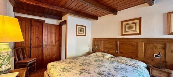 13 rooms House in Alta Valle Intelvi, Italy No. 15297 88