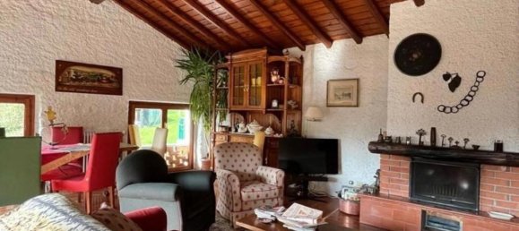 13 rooms House in Alta Valle Intelvi, Italy No. 15297 58