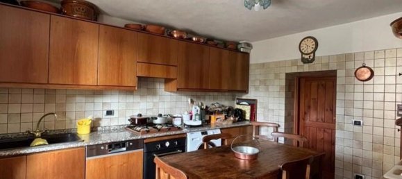 13 rooms House in Alta Valle Intelvi, Italy No. 15297 17