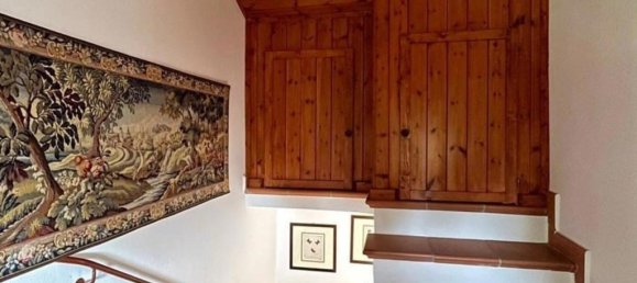 13 rooms House in Alta Valle Intelvi, Italy No. 15297 64