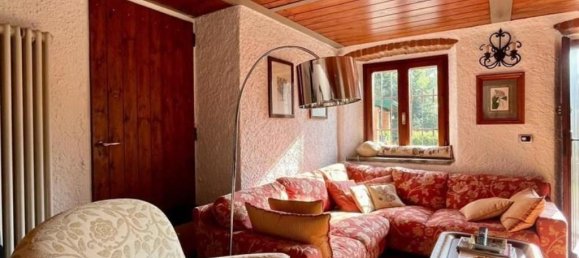 13 rooms House in Alta Valle Intelvi, Italy No. 15297 12