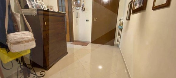 Квартира с 3 комнатами в Модуньо, Италия № 32452 9