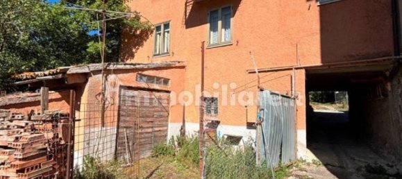 3 bedrooms House in Fiuminata, Italy No. 303943 2