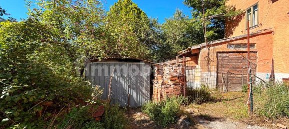 3 bedrooms House in Fiuminata, Italy No. 303943 4