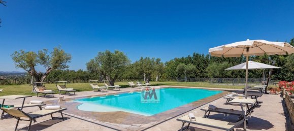 14 rooms House in Tuoro sul Trasimeno, Italy No. 54199 4