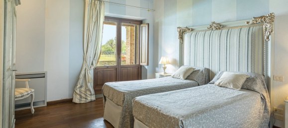 14 rooms House in Tuoro sul Trasimeno, Italy No. 54199 22