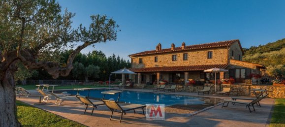 14 rooms House in Tuoro sul Trasimeno, Italy No. 54199 11