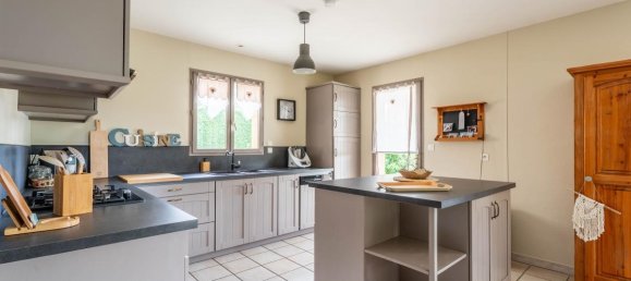 4 Schlafzimmer Haus in Rhone, France, Nr. 295475 7