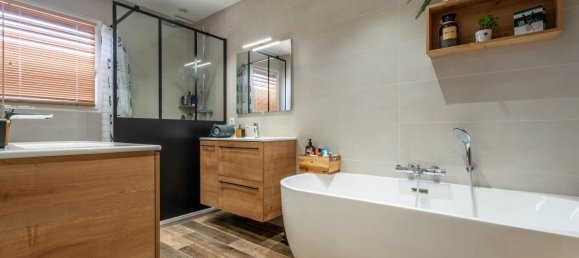 4 Schlafzimmer Haus in Rhone, France, Nr. 295475 8