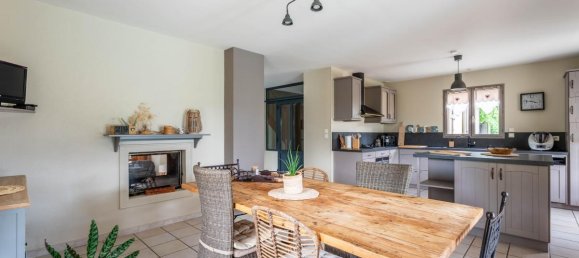 4 Schlafzimmer Haus in Rhone, France, Nr. 295475 2