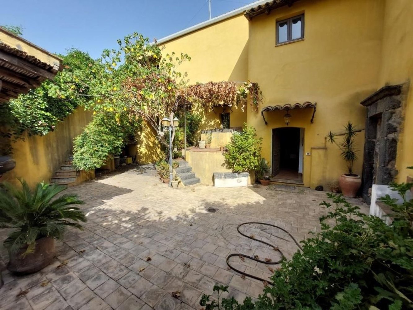 Casa de 4 dormitorios en Aci Sant'Antonio, Italy No. 396305