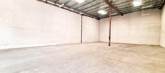 436.6m² Warehouse in Dubai, UAE No. 54829 2