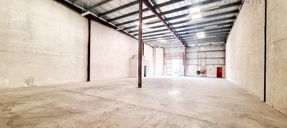 436.6m² Warehouse in Dubai, UAE No. 54829 3